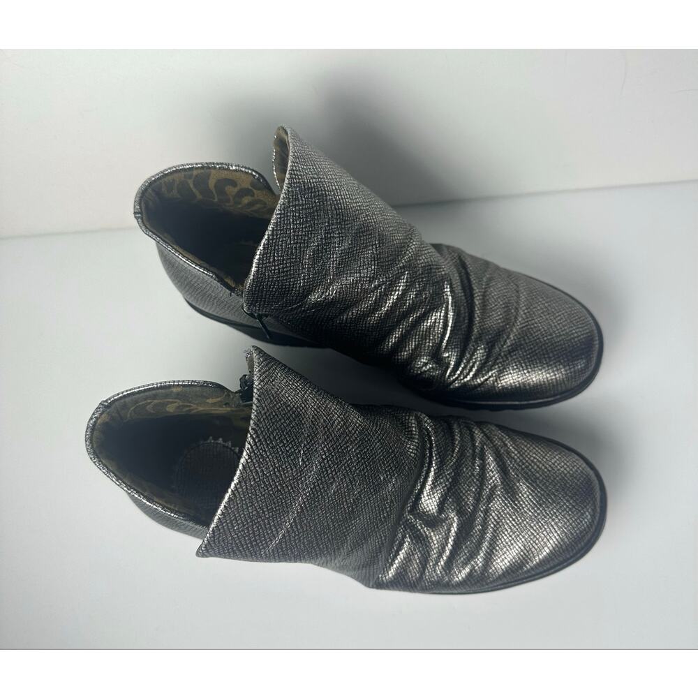 Fly London yip wedge ankle boots in metallic silver leather women's size 8 39 - Picture 2 of 10